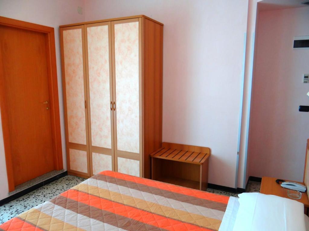 Hotel Aquila D'Oro Misano Adriatico Phòng bức ảnh