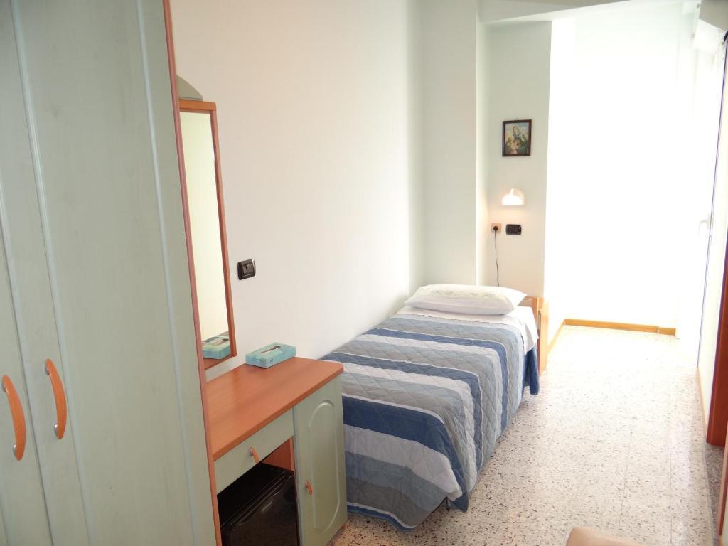 Hotel Aquila D'Oro Misano Adriatico Phòng bức ảnh